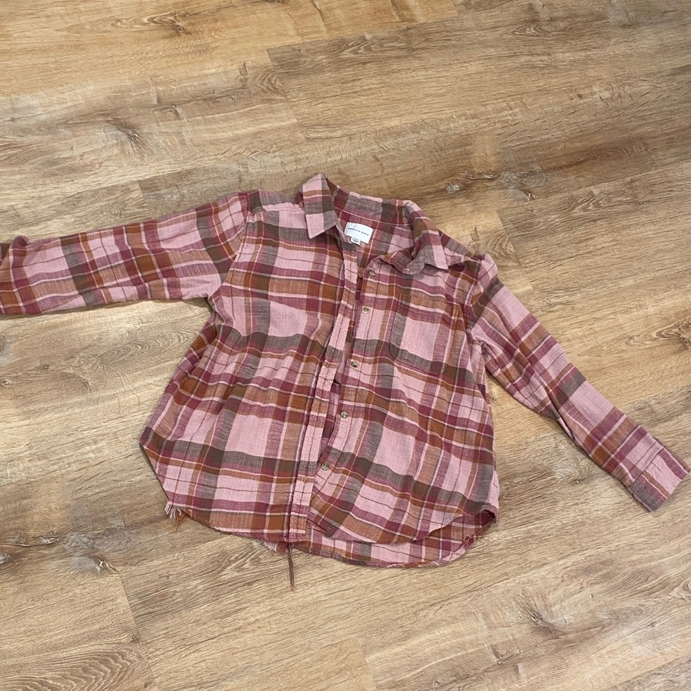 American eagle pinky flannel size M
